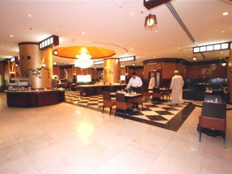 Al Bustan Tower Hotel Suites Sharjah Exterior foto